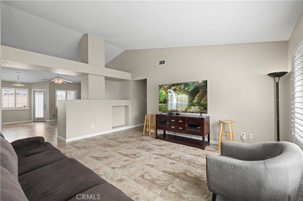 44239 Fenner Avenue, Lancaster, CA 93536