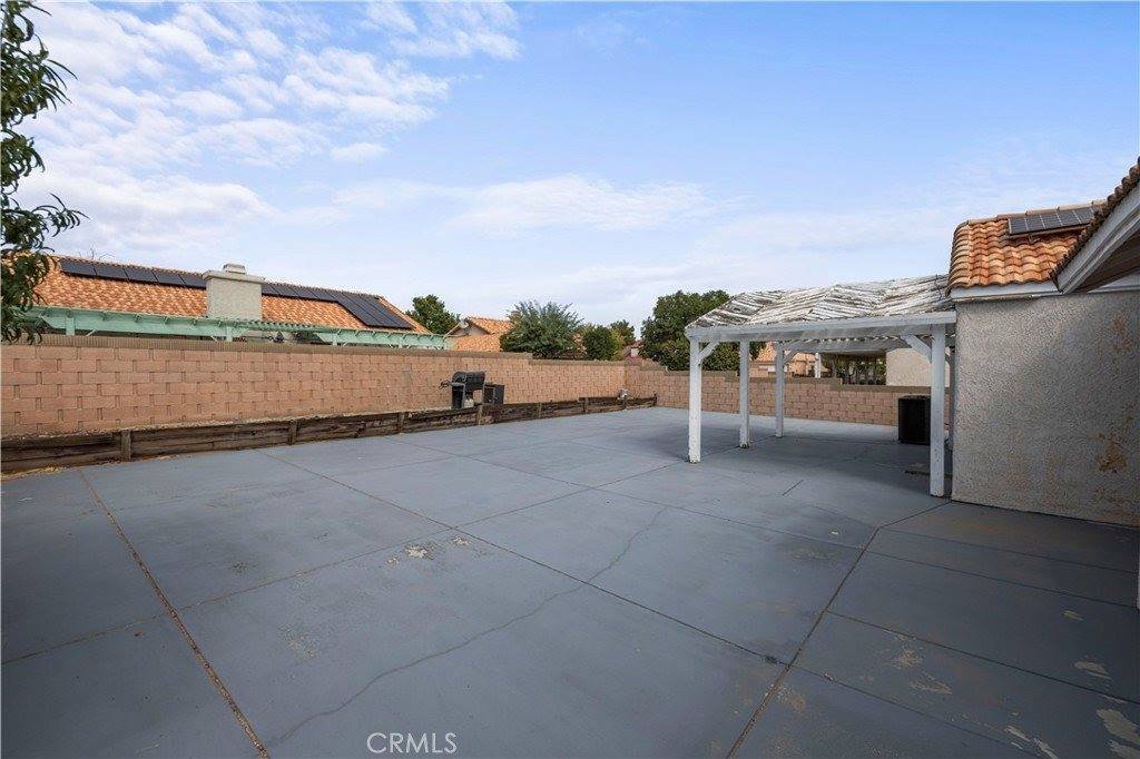 44239 Fenner Avenue, Lancaster, CA 93536