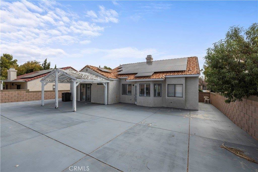 44239 Fenner Avenue, Lancaster, CA 93536