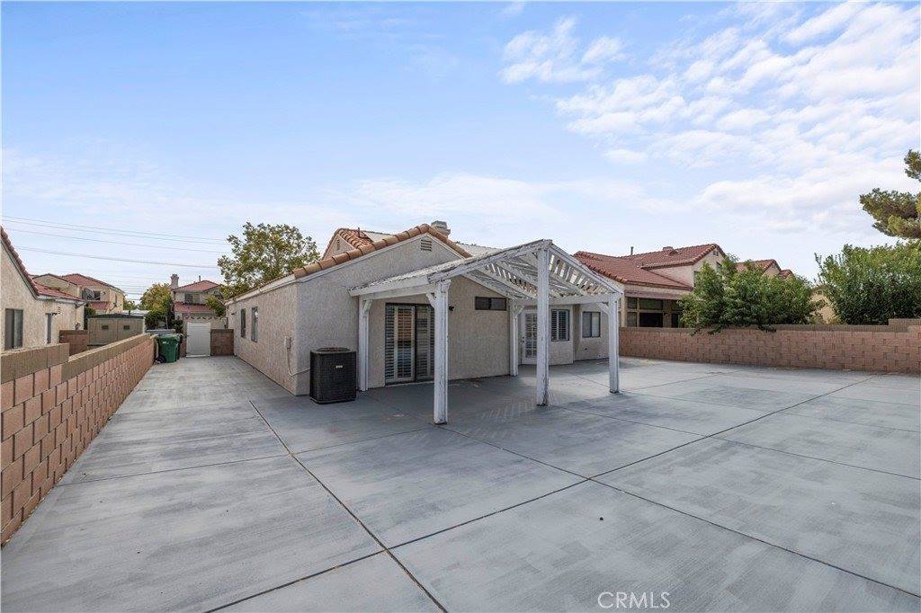 44239 Fenner Avenue, Lancaster, CA 93536