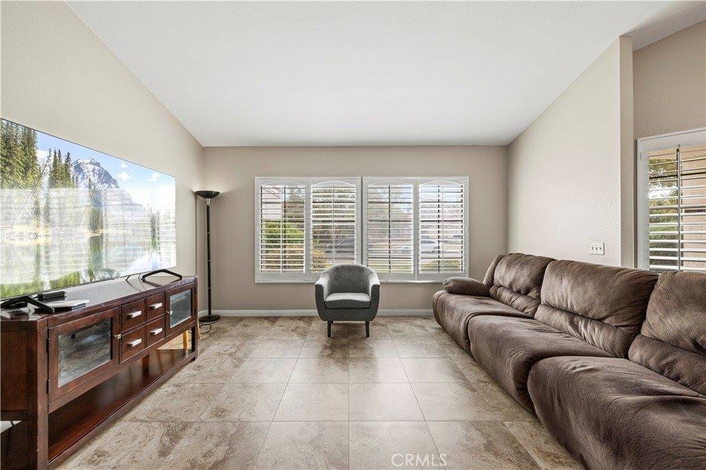 44239 Fenner Avenue, Lancaster, CA 93536