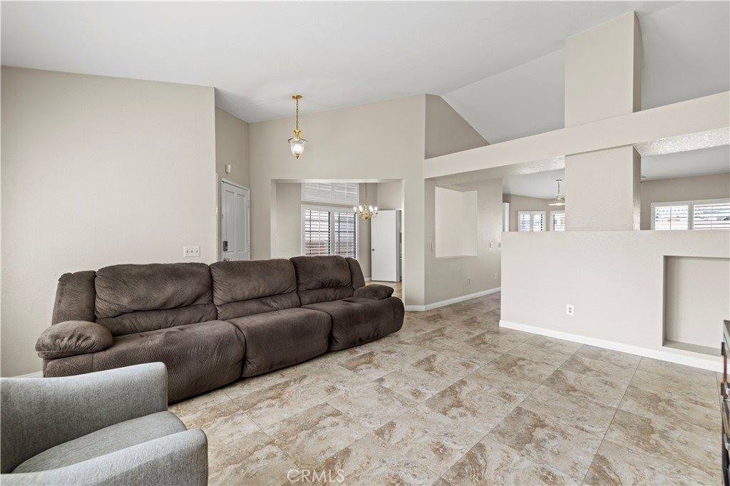 44239 Fenner Avenue, Lancaster, CA 93536