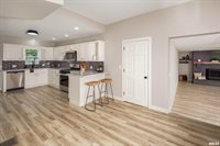 205 10TH Street, De Witt, IA 52742