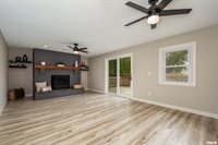 205 10TH Street, De Witt, IA 52742