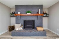 205 10TH Street, De Witt, IA 52742