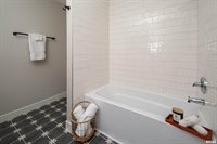 205 10TH Street, De Witt, IA 52742