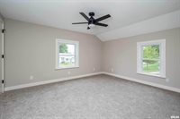 205 10TH Street, De Witt, IA 52742