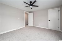 205 10TH Street, De Witt, IA 52742