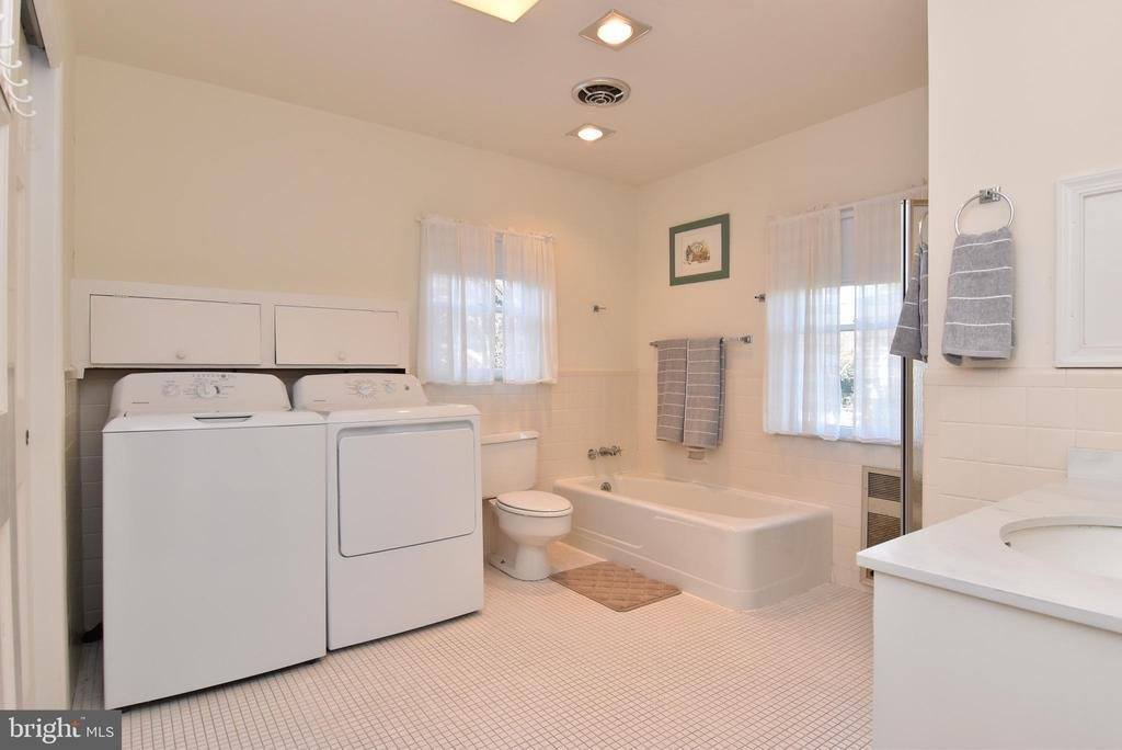 2 Park Avenue, Rehoboth Beach, DE 19971