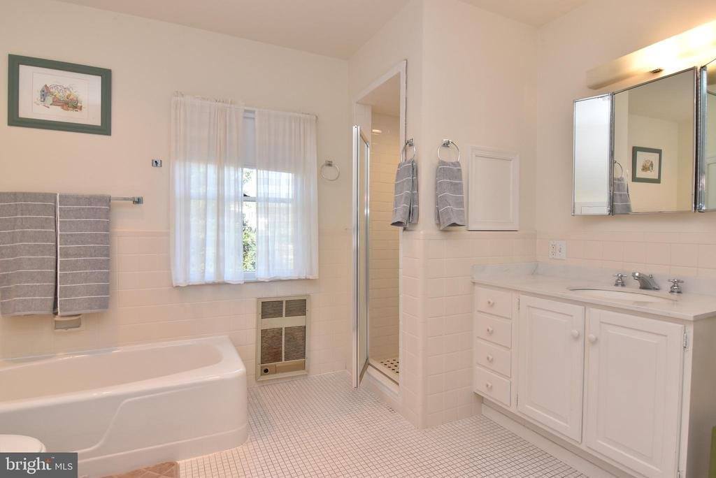 2 Park Avenue, Rehoboth Beach, DE 19971