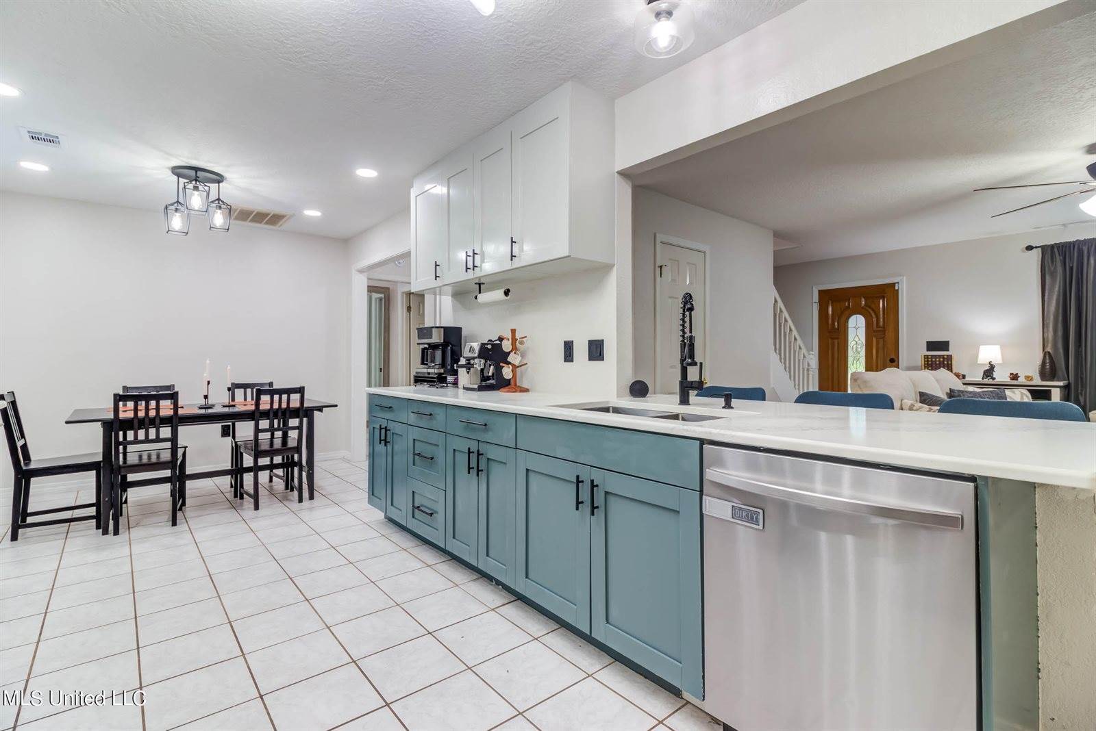 12500 Lake Village Drive, Gulfport, MS 39503