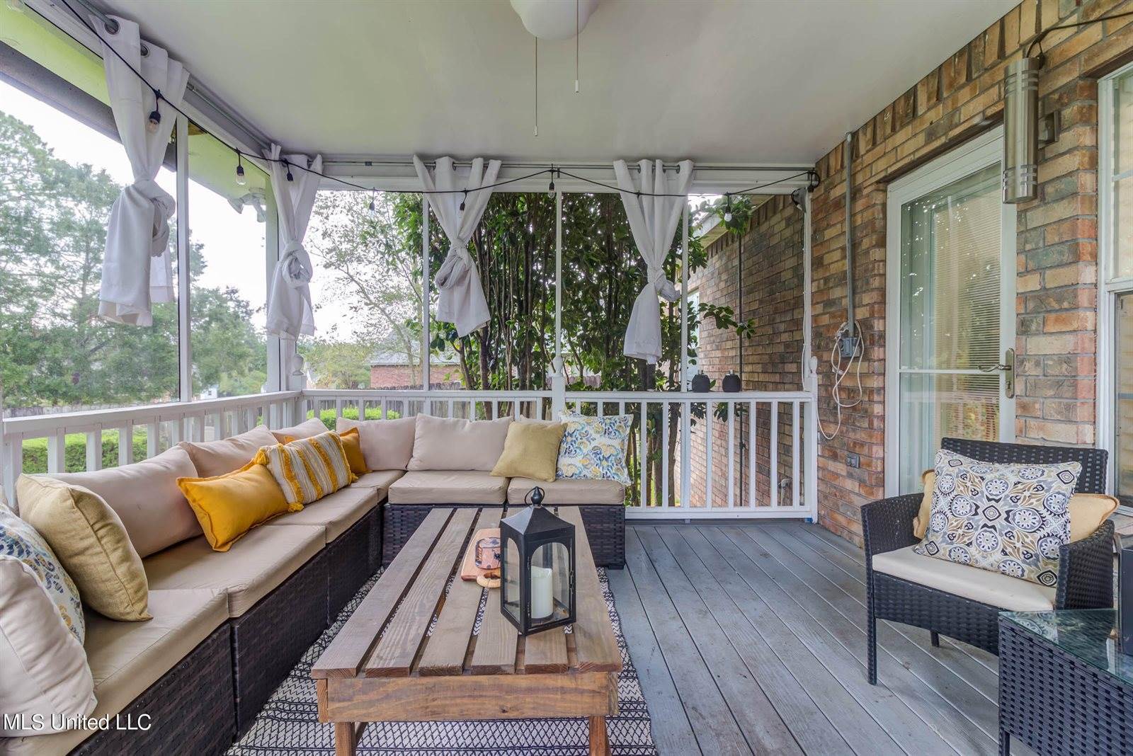 12500 Lake Village Drive, Gulfport, MS 39503