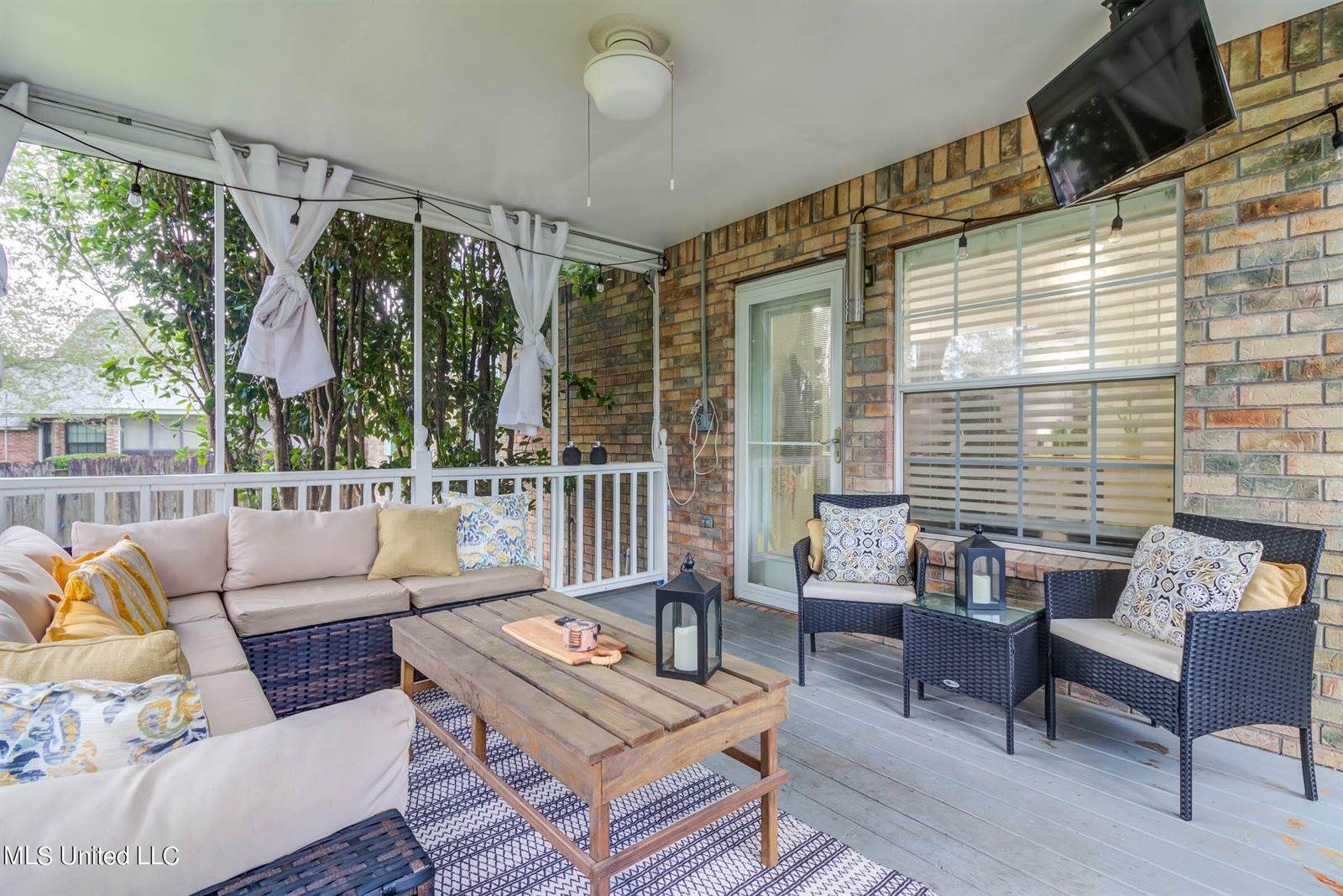 12500 Lake Village Drive, Gulfport, MS 39503