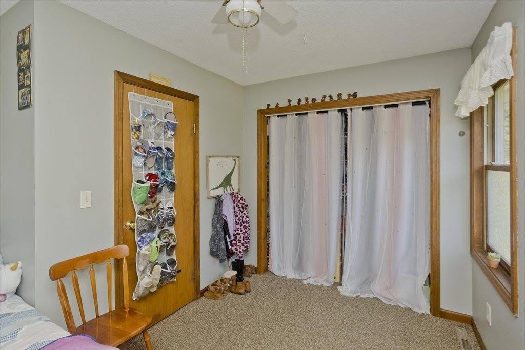 12 Clark St, Belchertown, MA 01007