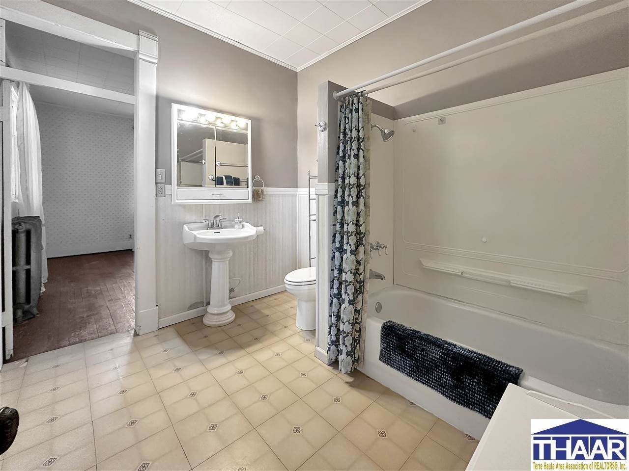 2323 Washington, Terre Haute, IN 47803