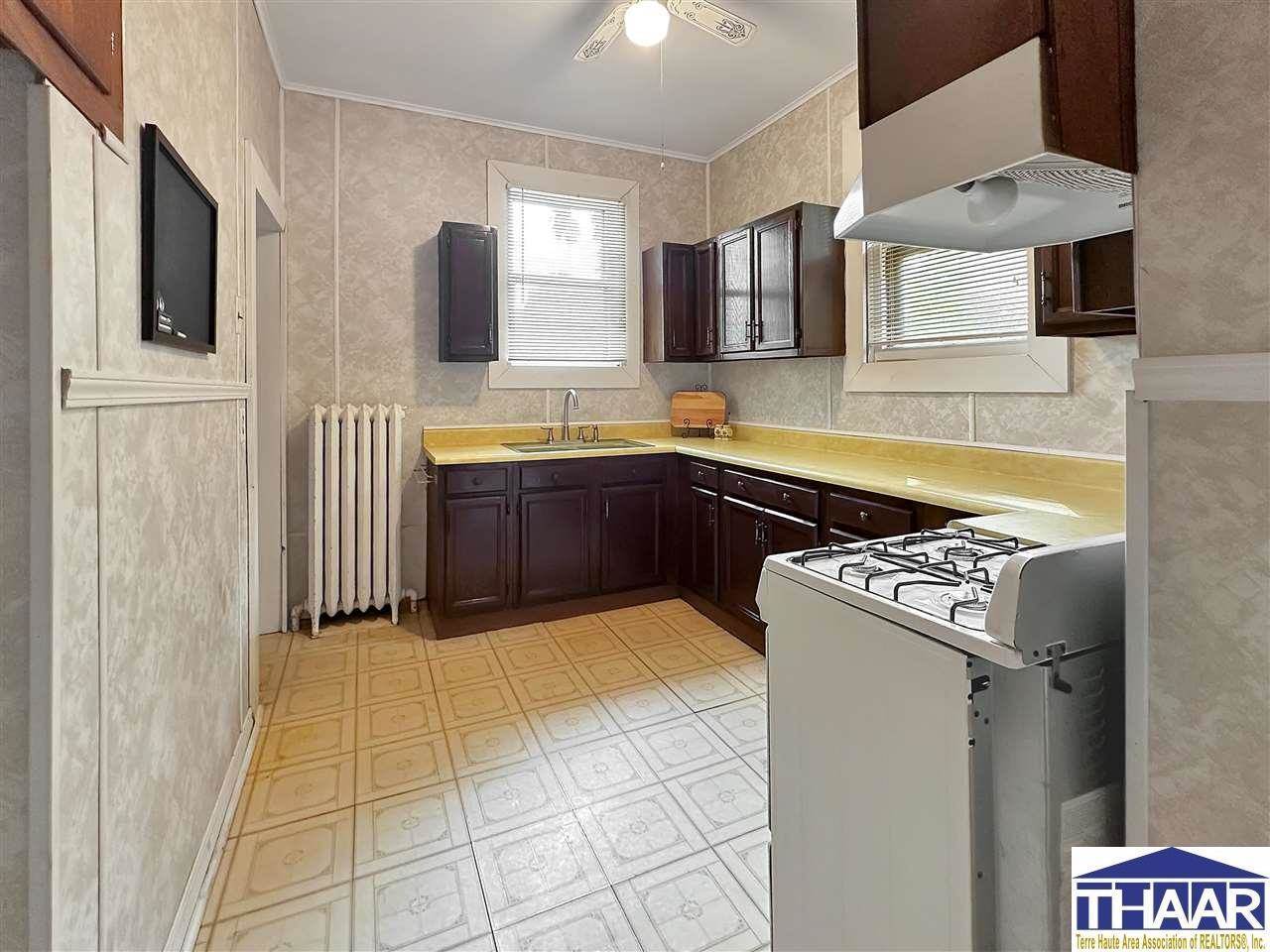 2323 Washington, Terre Haute, IN 47803