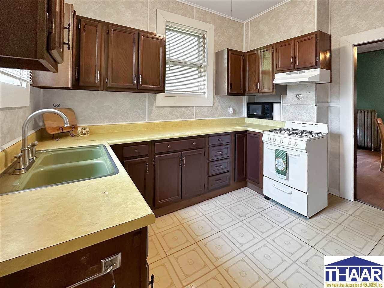 2323 Washington, Terre Haute, IN 47803