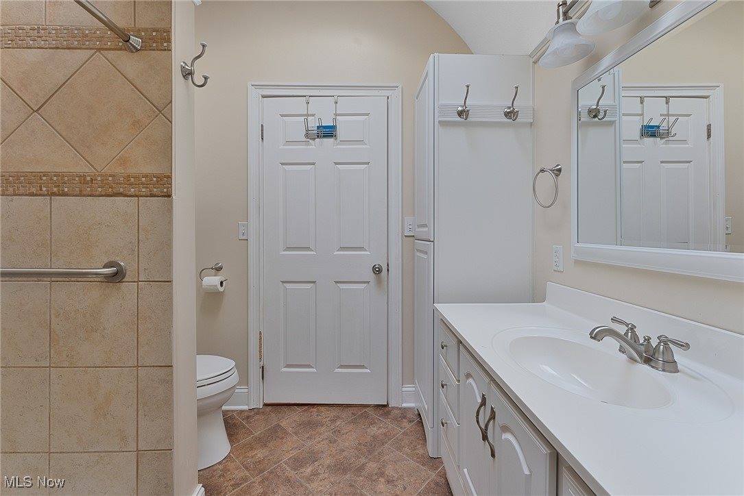 1025 Iowa Avenue, McDonald, OH 44437