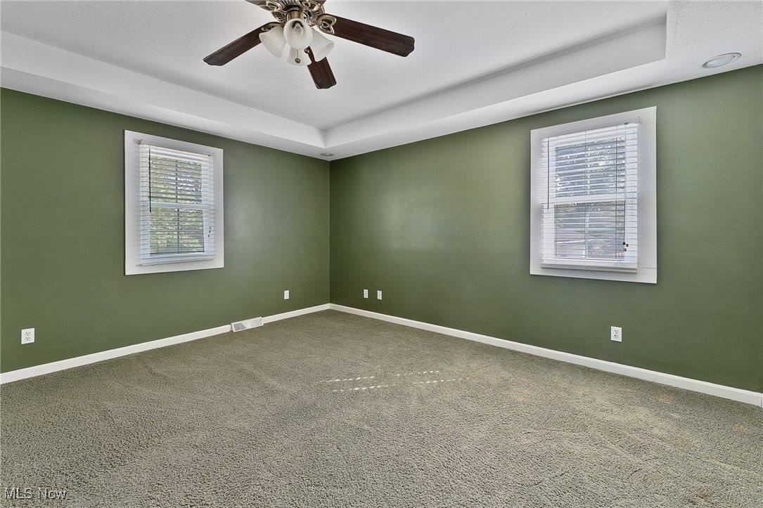 1025 Iowa Avenue, McDonald, OH 44437