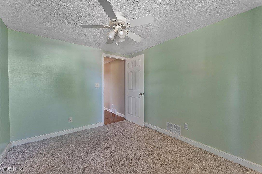 1025 Iowa Avenue, McDonald, OH 44437