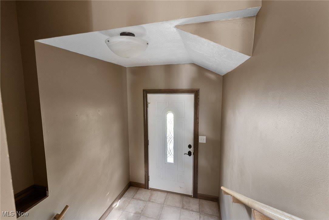 1025 Iowa Avenue, McDonald, OH 44437