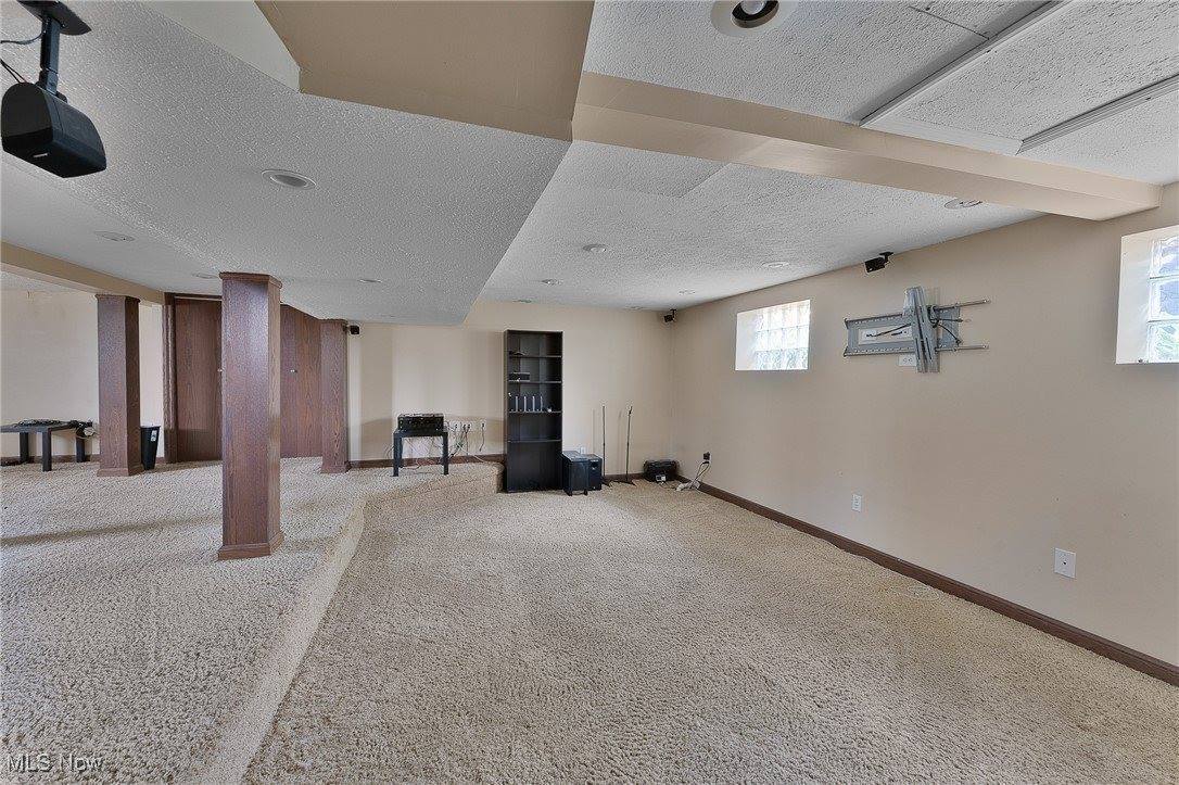 1025 Iowa Avenue, McDonald, OH 44437