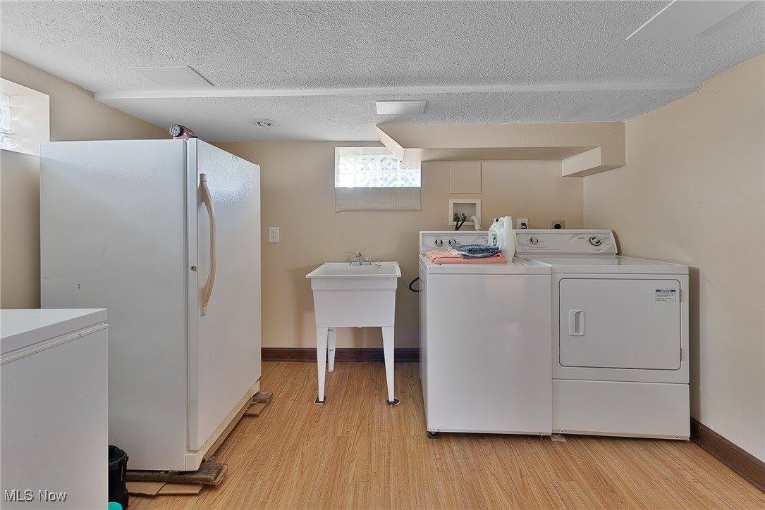 1025 Iowa Avenue, McDonald, OH 44437