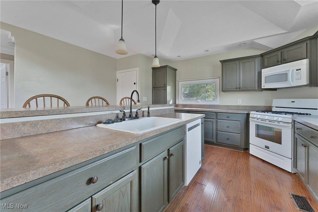 1025 Iowa Avenue, McDonald, OH 44437