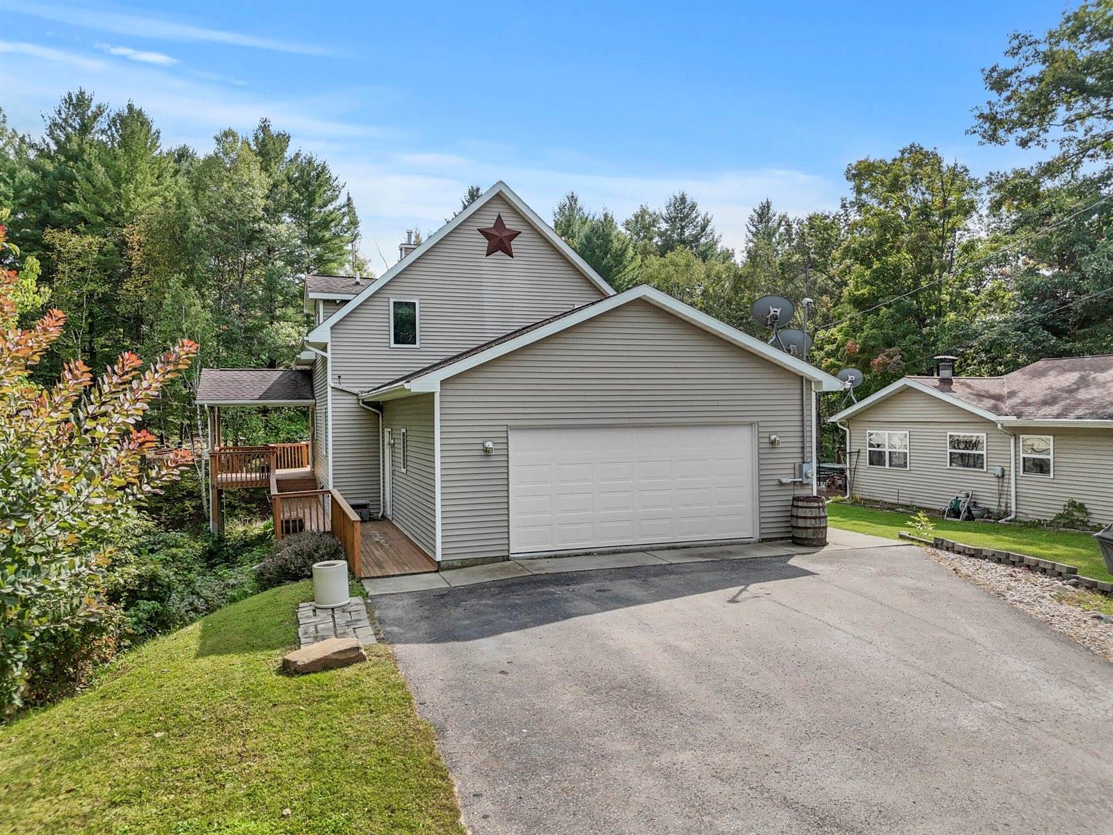 1724 Middle Point Drive, Alger, MI 48610