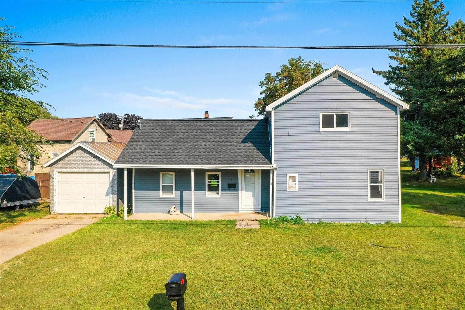 213 Pine Avenue, Oconto, WI 54153