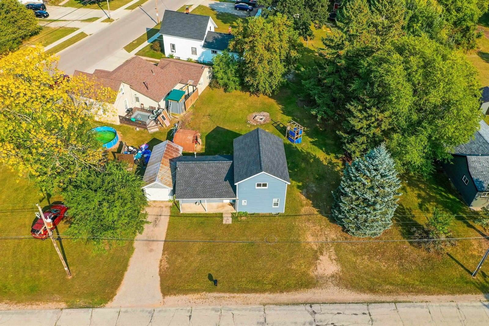 213 Pine Avenue, Oconto, WI 54153