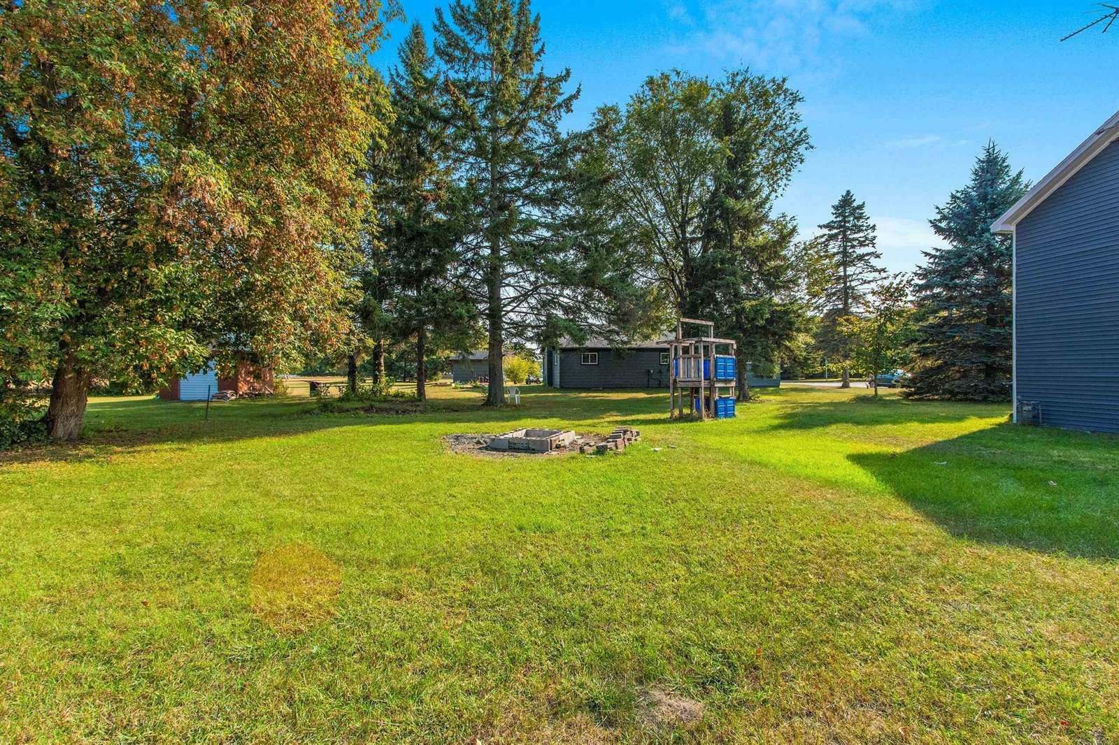 213 Pine Avenue, Oconto, WI 54153