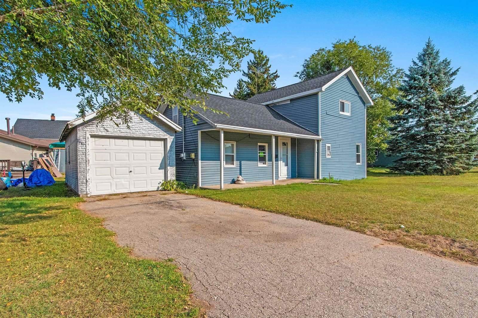 213 Pine Avenue, Oconto, WI 54153