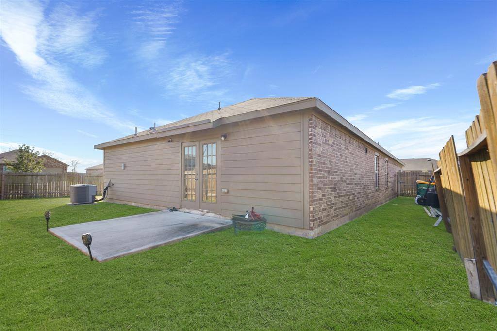 9915 Garnet Grove Drive, Iowa Colony, TX 77583