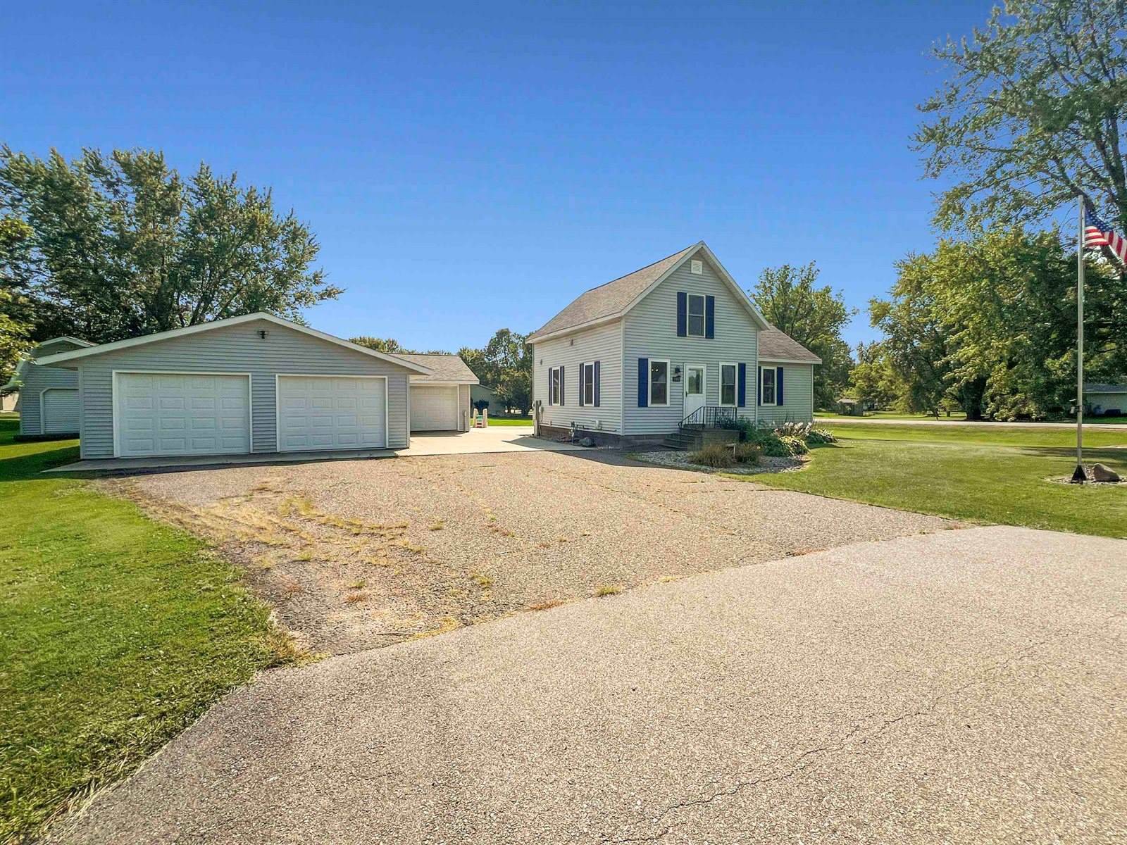 7801 Yellowstone Drive, Hewitt, WI 54441