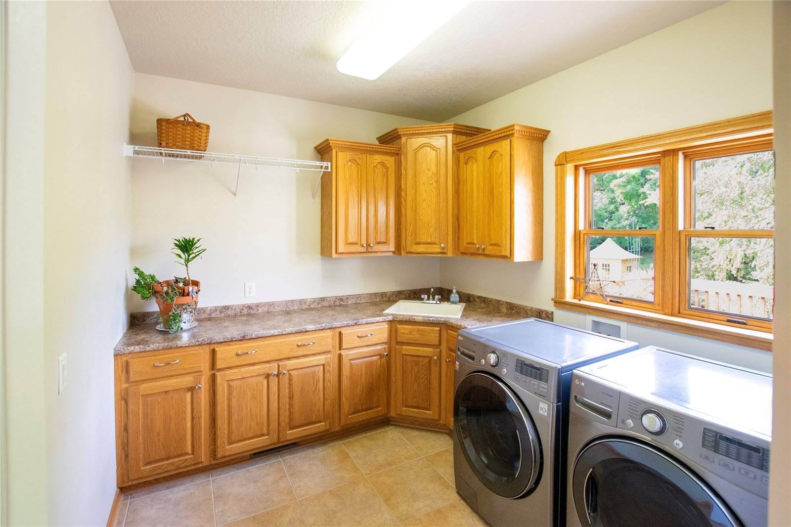 5638 NW 5th Court, Des Moines, IA 50313