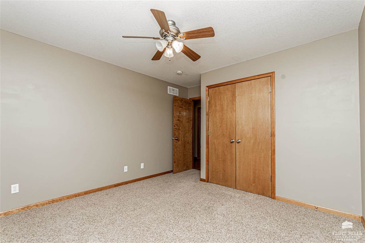 2322 Bridle Trail, Junction City, KS 66441