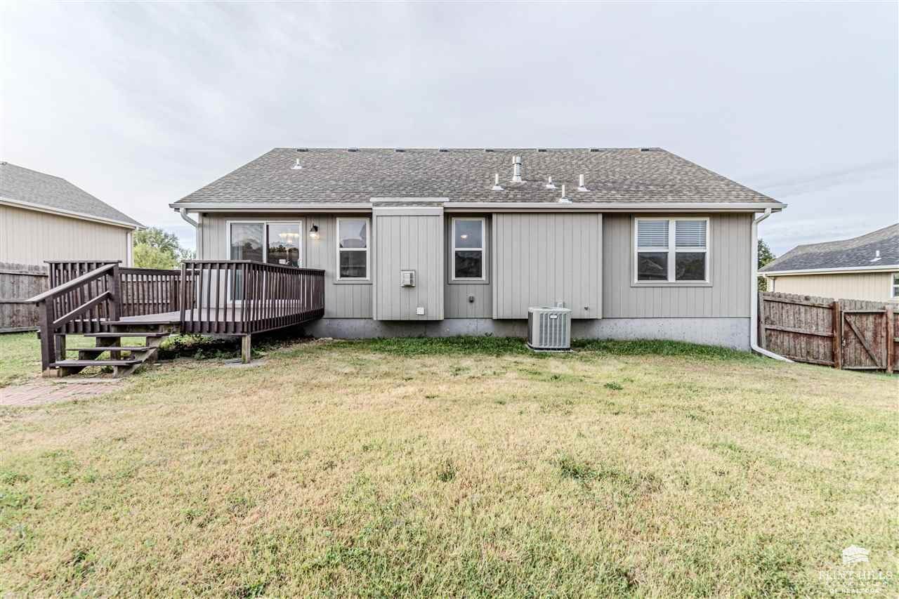 2322 Bridle Trail, Junction City, KS 66441