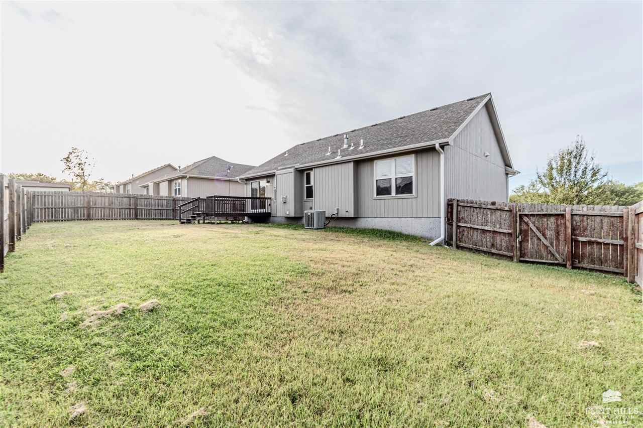 2322 Bridle Trail, Junction City, KS 66441