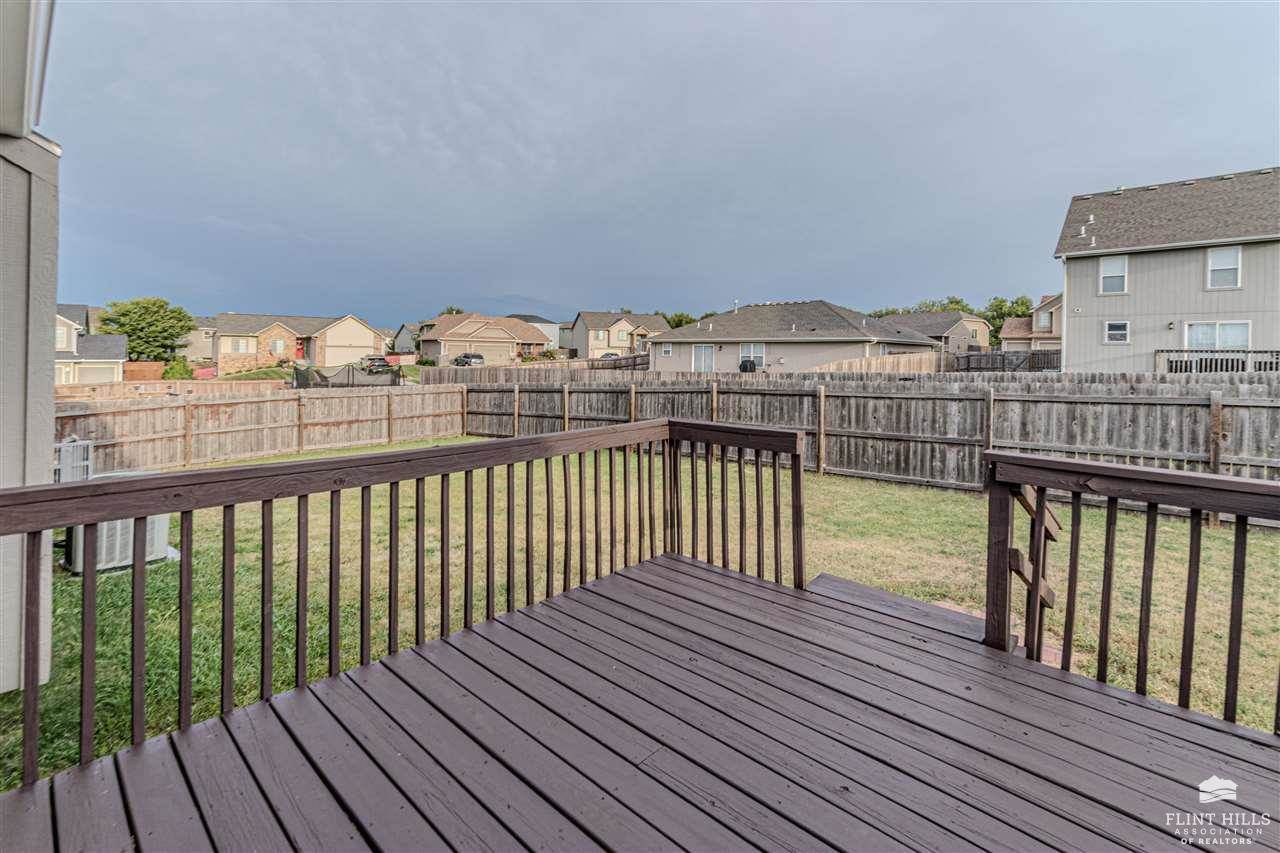 2322 Bridle Trail, Junction City, KS 66441