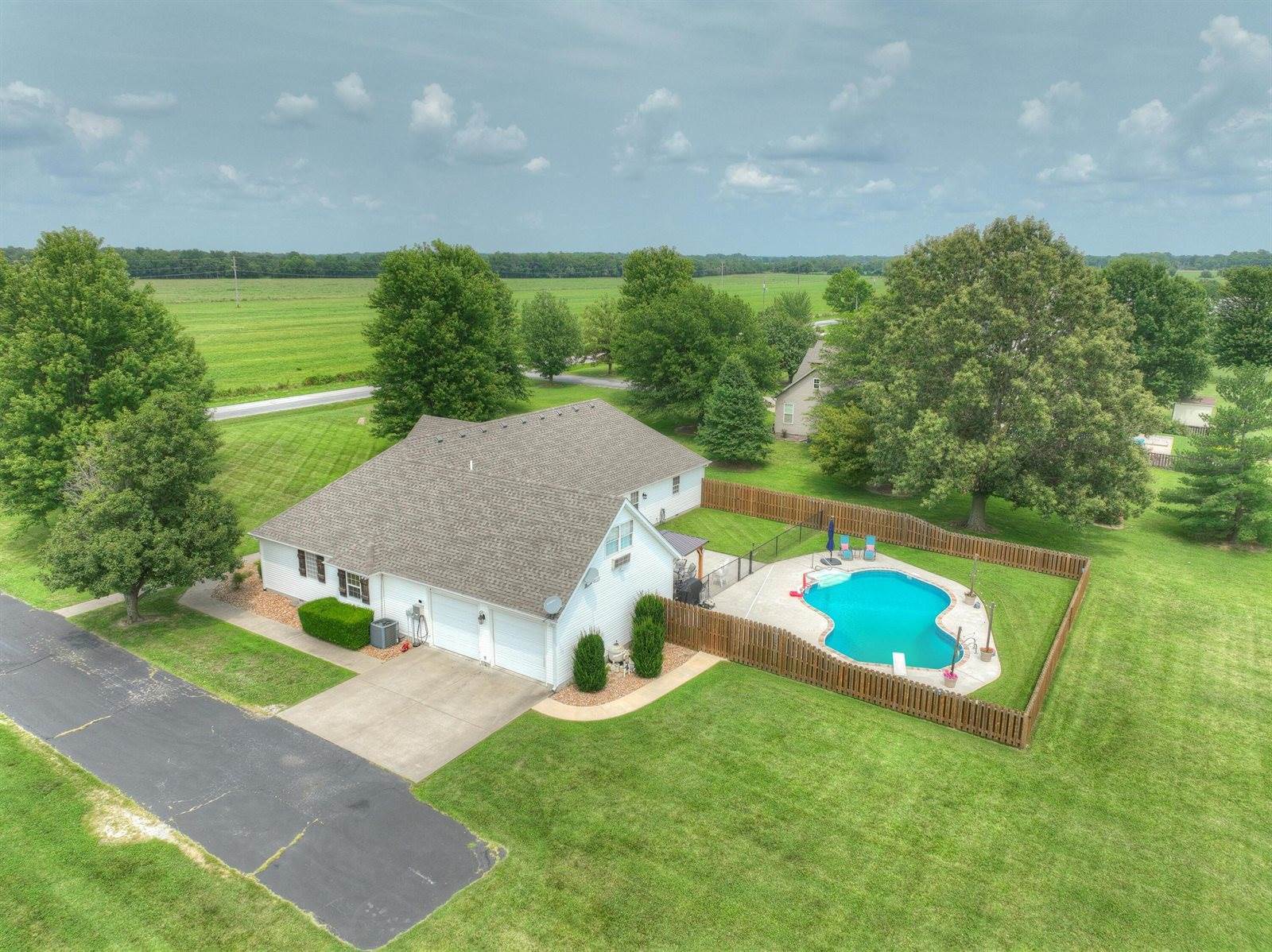 11500 East Fir Road, Carthage, MO 64836