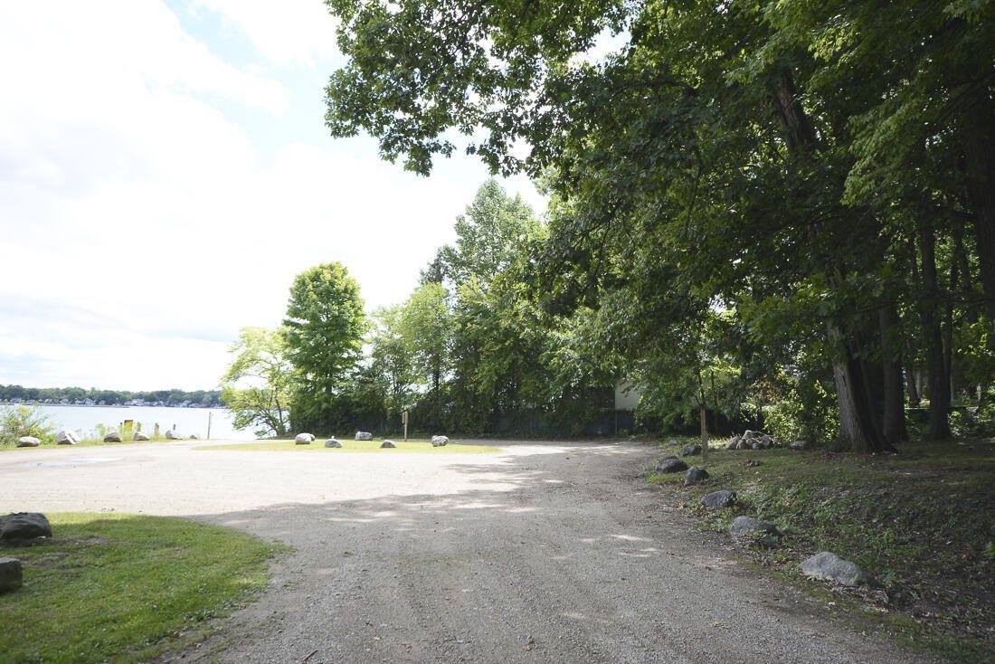 92174 Gravel Lake Drive, Lawton, MI 49065