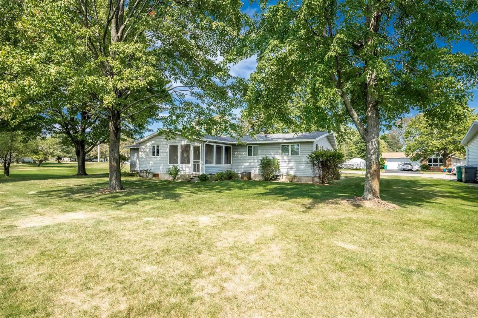 329 W Buehler Avenue, Nekoosa, WI 54457