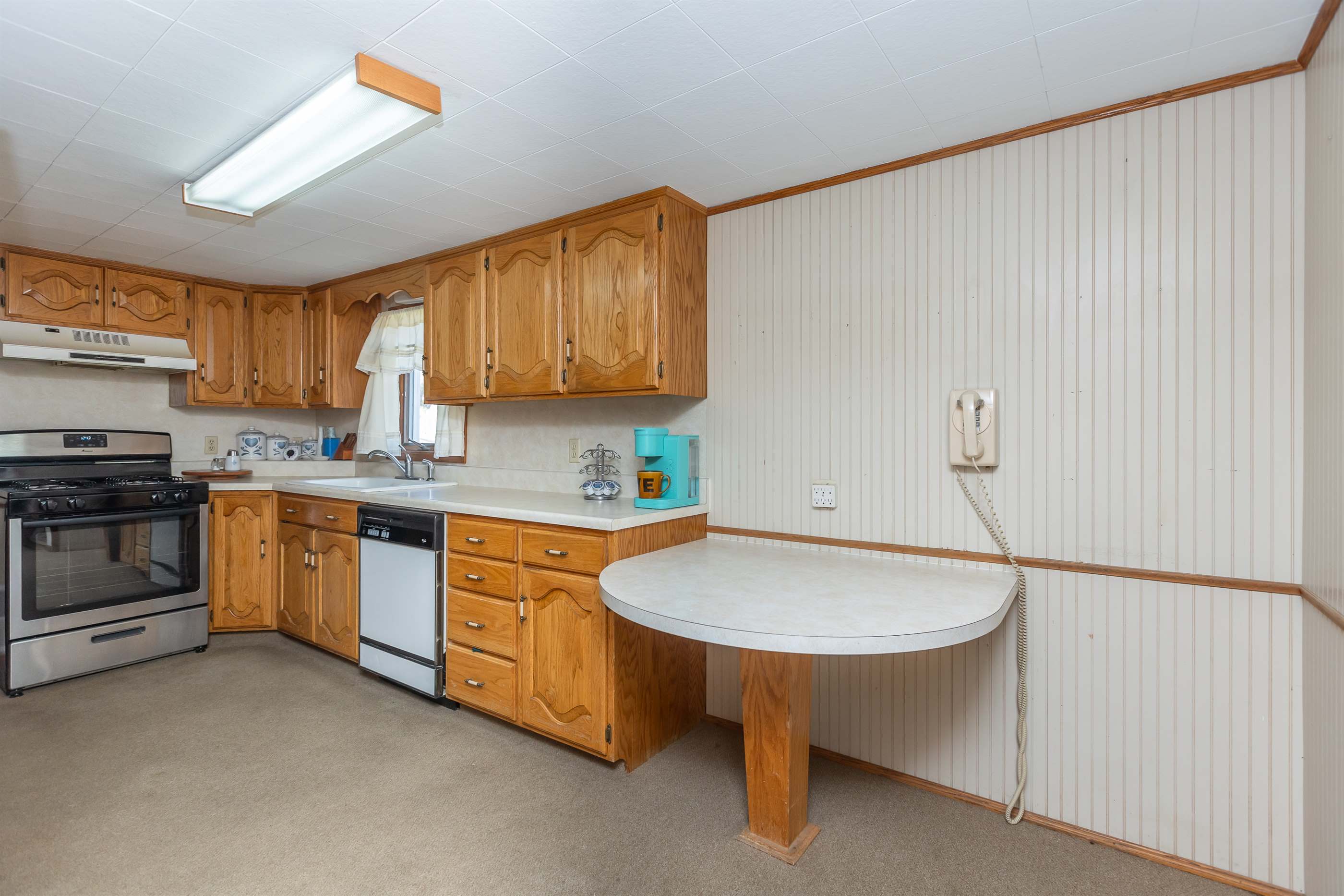 210 E Apache St, Satanta, KS 67870