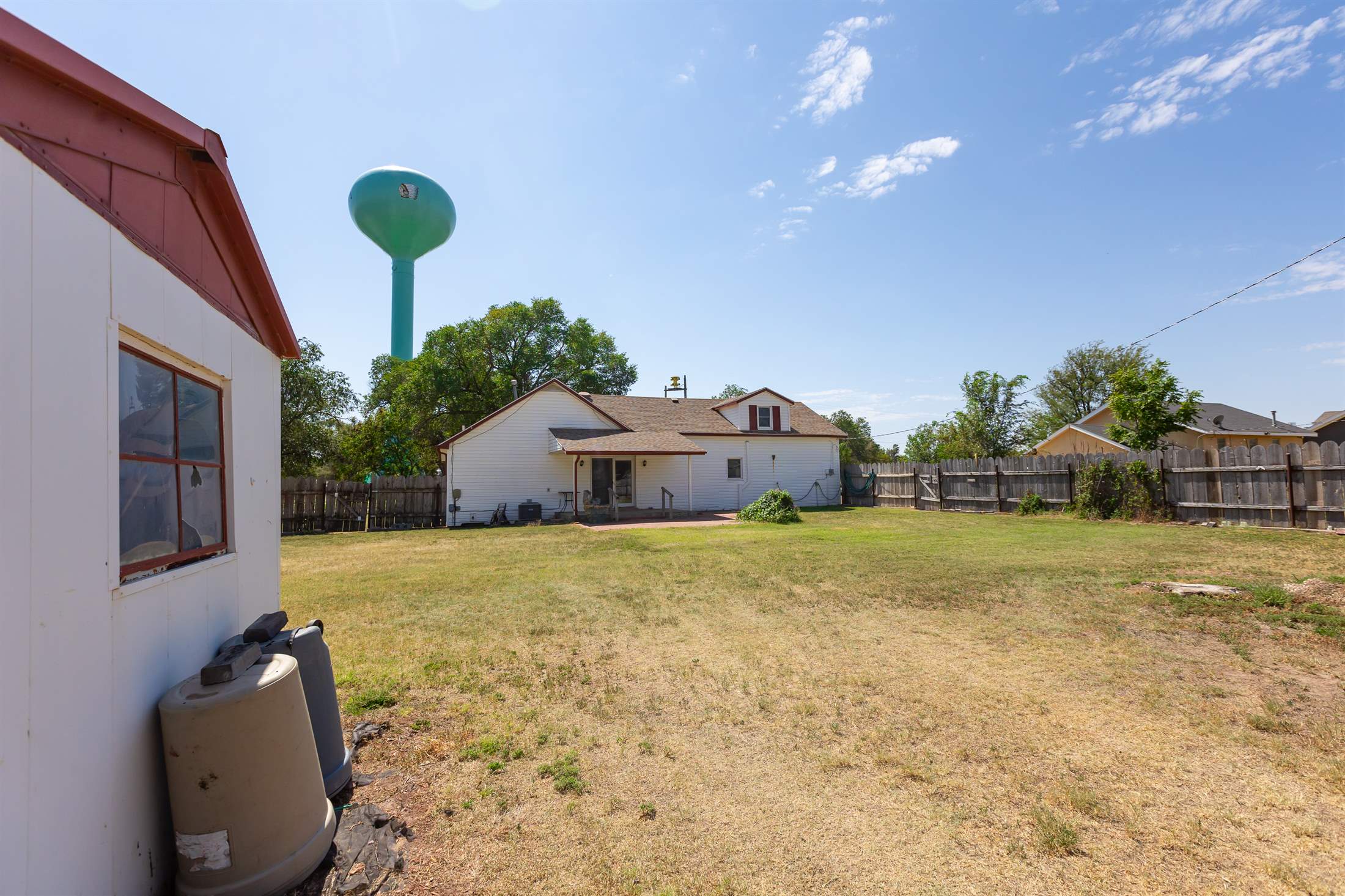 210 E Apache St, Satanta, KS 67870