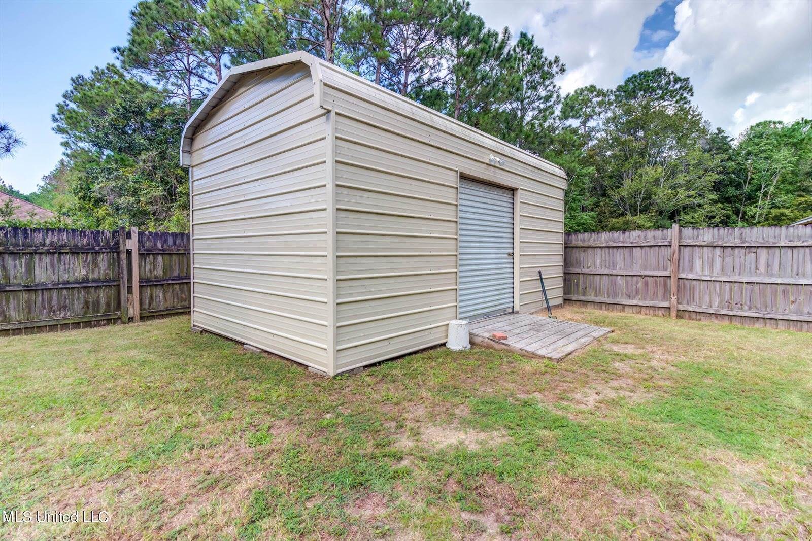 7113 Oakhurst Drive, Ocean Springs, MS 39564