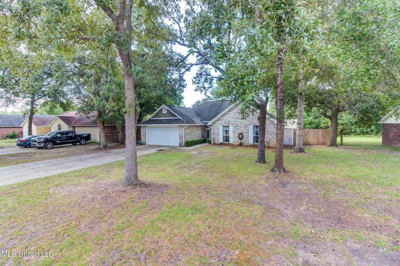 7113 Oakhurst Drive, Ocean Springs, MS 39564