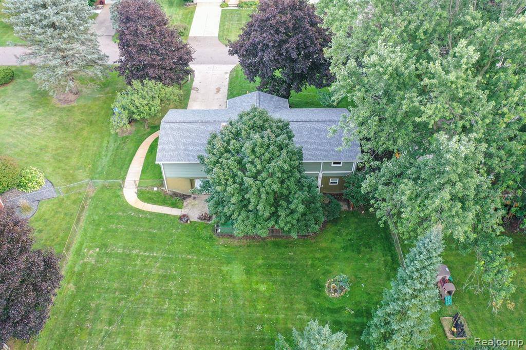 50 Meadowview Drive, Oceola Township, MI 48843