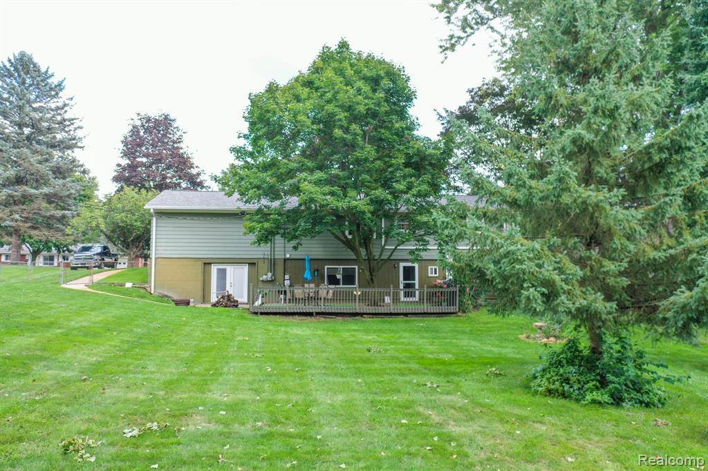 50 Meadowview Drive, Oceola Township, MI 48843