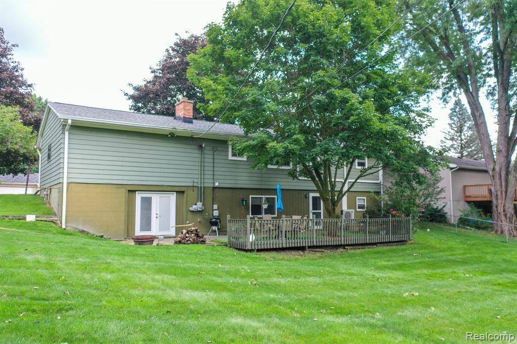 50 Meadowview Drive, Oceola Township, MI 48843